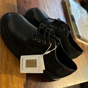 Geox Bleyze Woman black leather shoes NEW / souliers noirs GEOX Bleyze en cuir